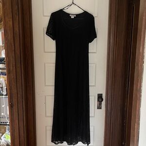 Women's Black Lace Short-Sleeve Maxi Dress